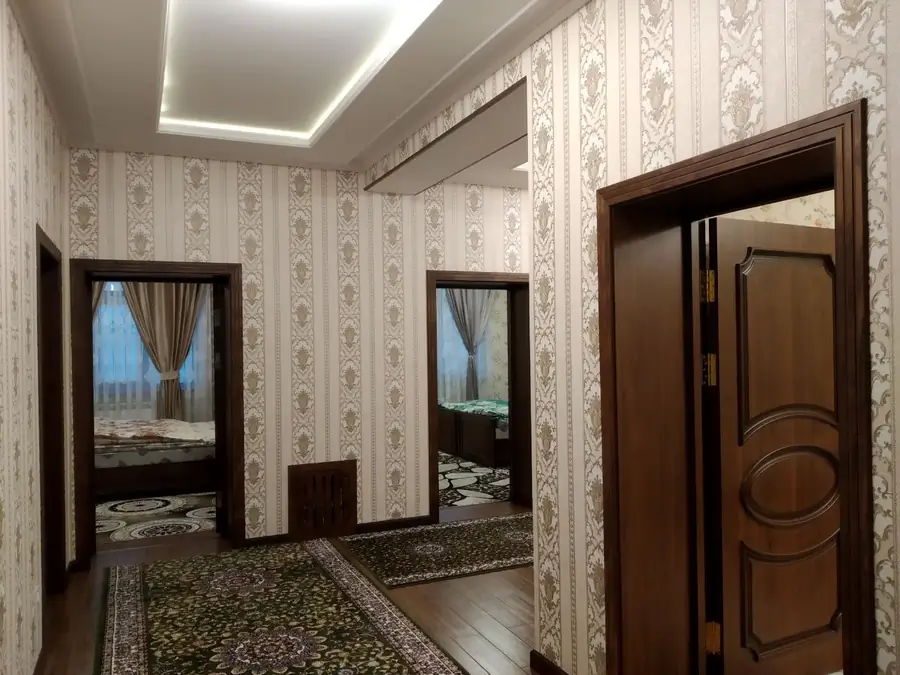 2 qavatli uy sotiladi − 180 m²