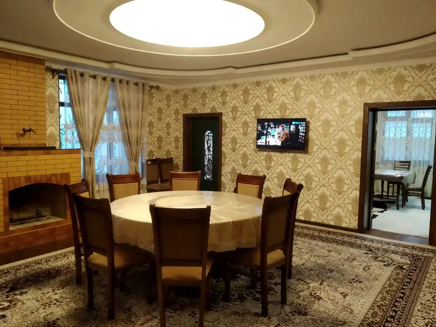 2 qavatli uy sotiladi − 180 m²