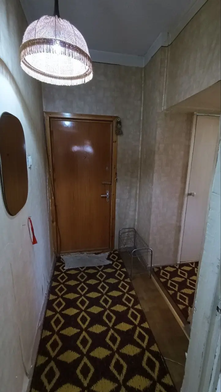 1 xonali kvartira sotiladi − 42 m²