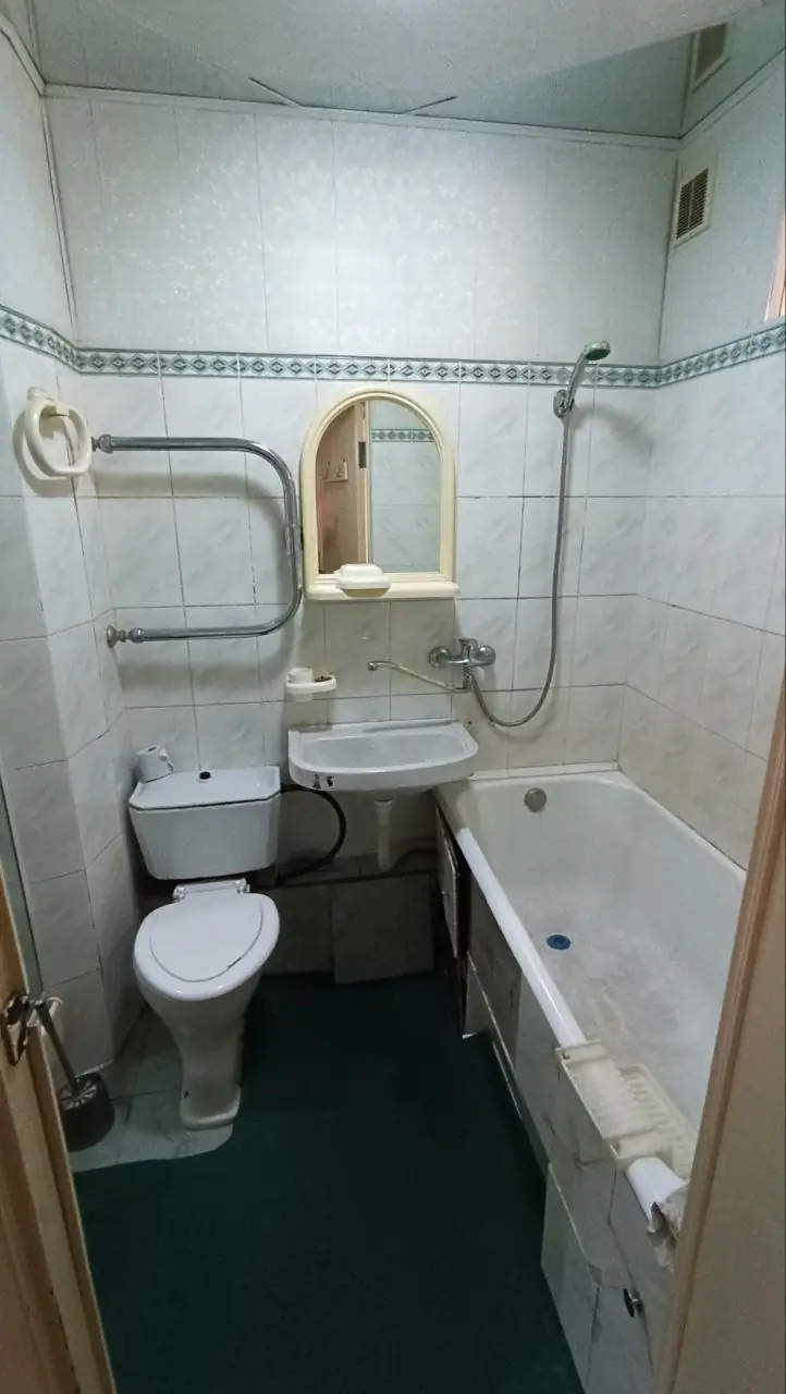 1 xonali kvartira sotiladi − 42 m²