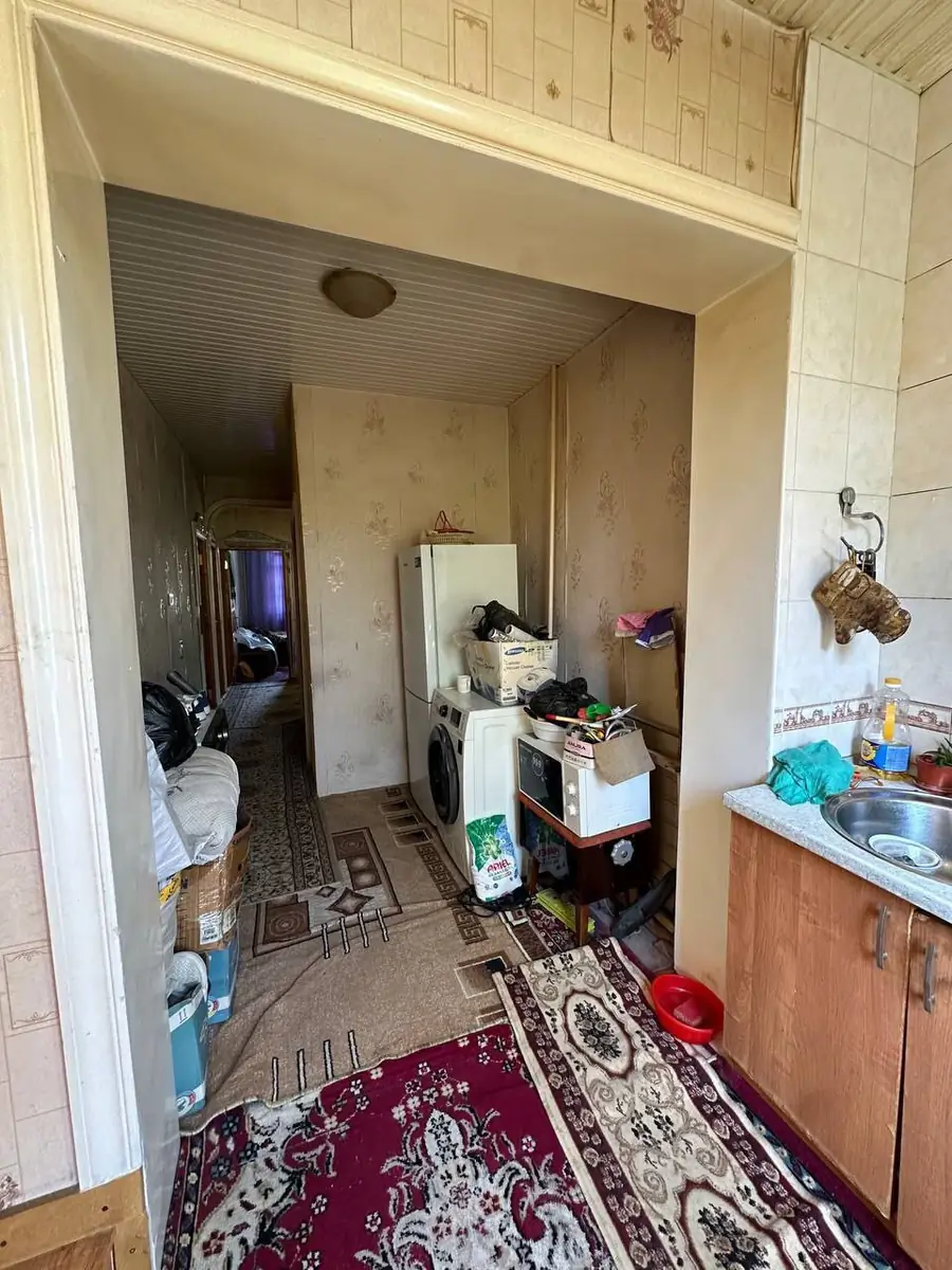 3 xonali kvartira sotiladi − 72 m²