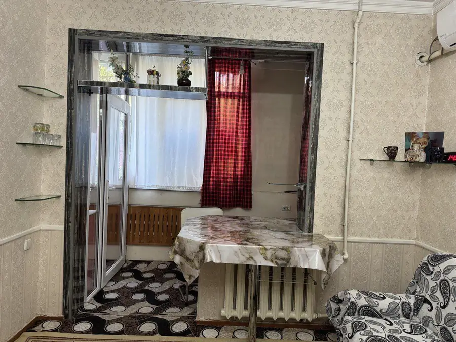 Ofis − 70 m², 1/4 qavat