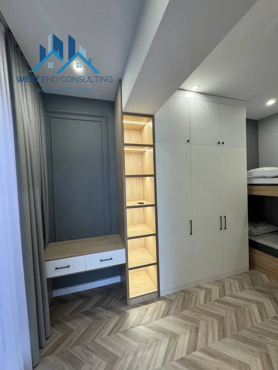 3 xonali kvartira sotiladi − 119 m²