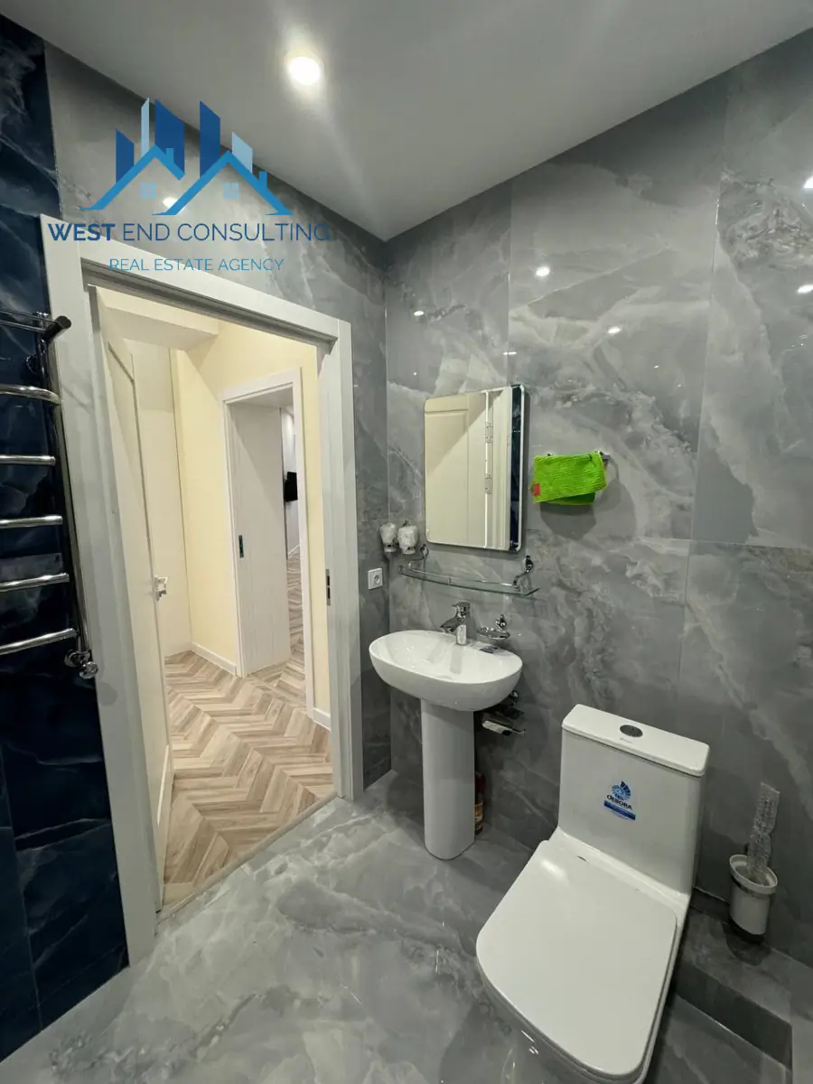 Сдается 3-комнатная квартира − 119 м²