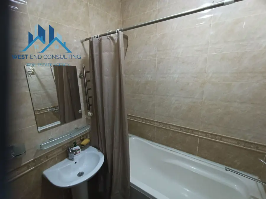 Сдается 2-комнатная квартира − 57 м²