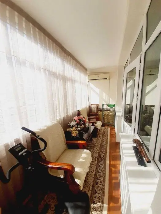 4 xonali kvartira − 130.1 m², 2/4 qavat