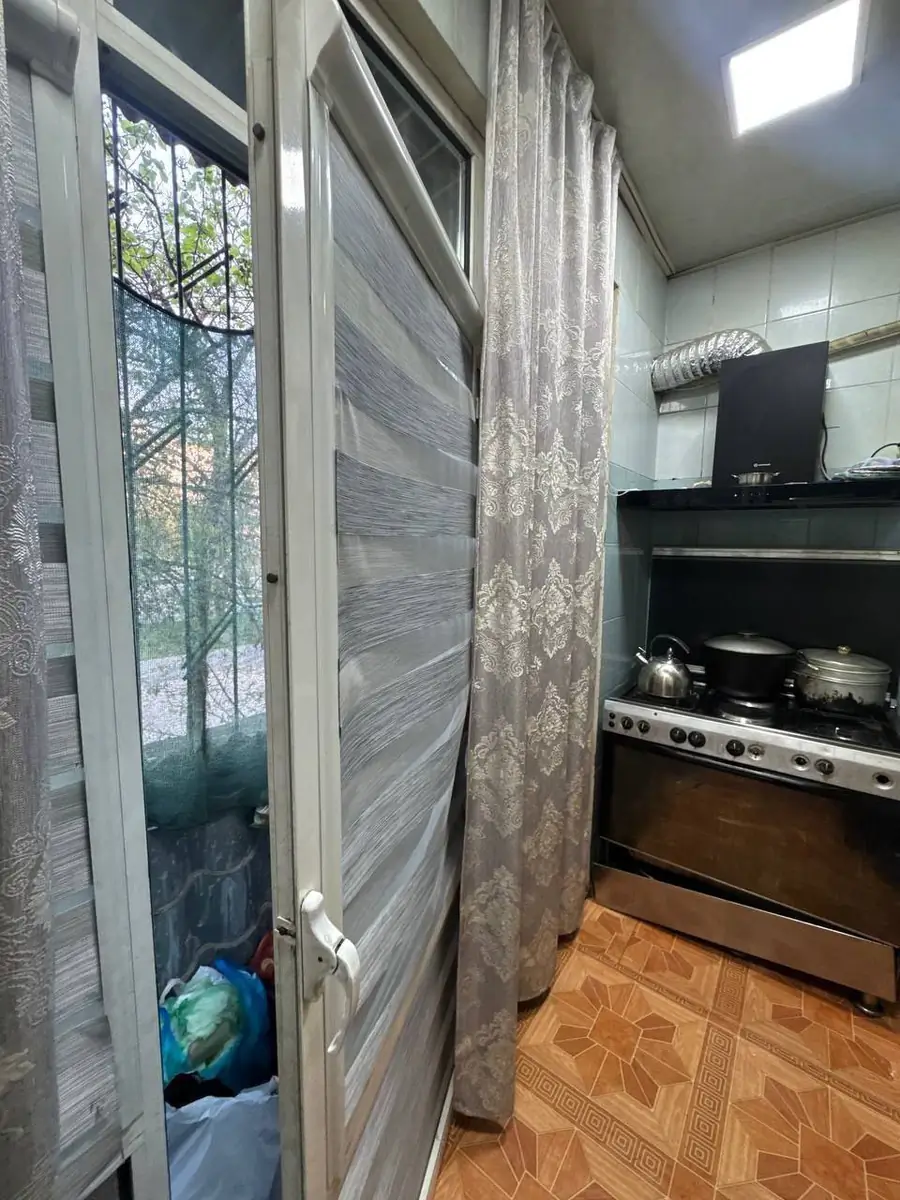 2 xonali kvartira sotiladi − 50 m²