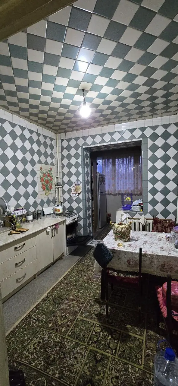 3 xonali kvartira sotiladi − 92 m²