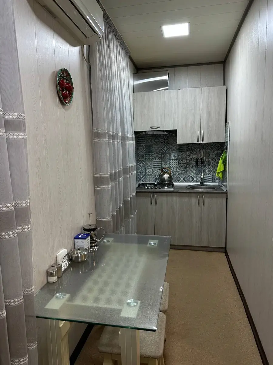 1 xonali kvartira sotiladi − 38 m²