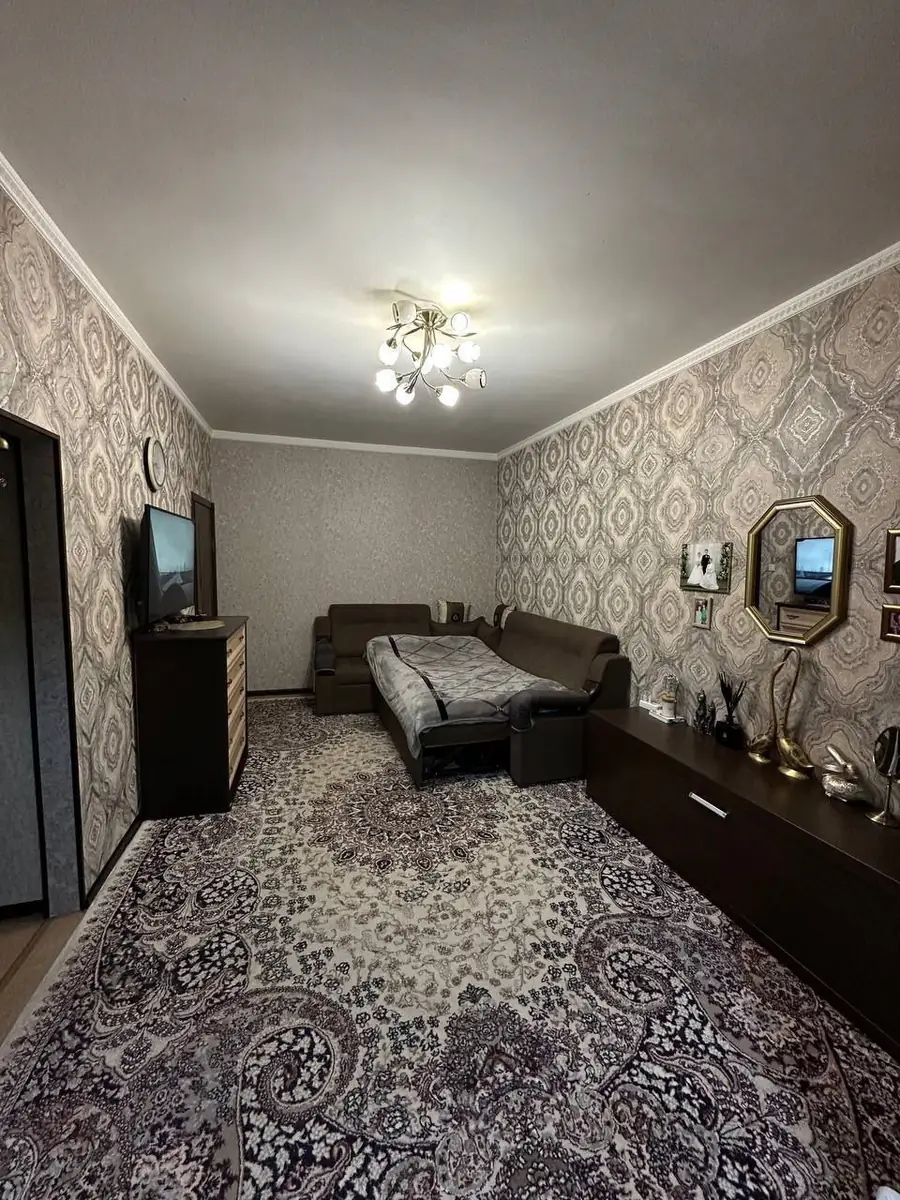 1 xonali kvartira sotiladi − 38 m²