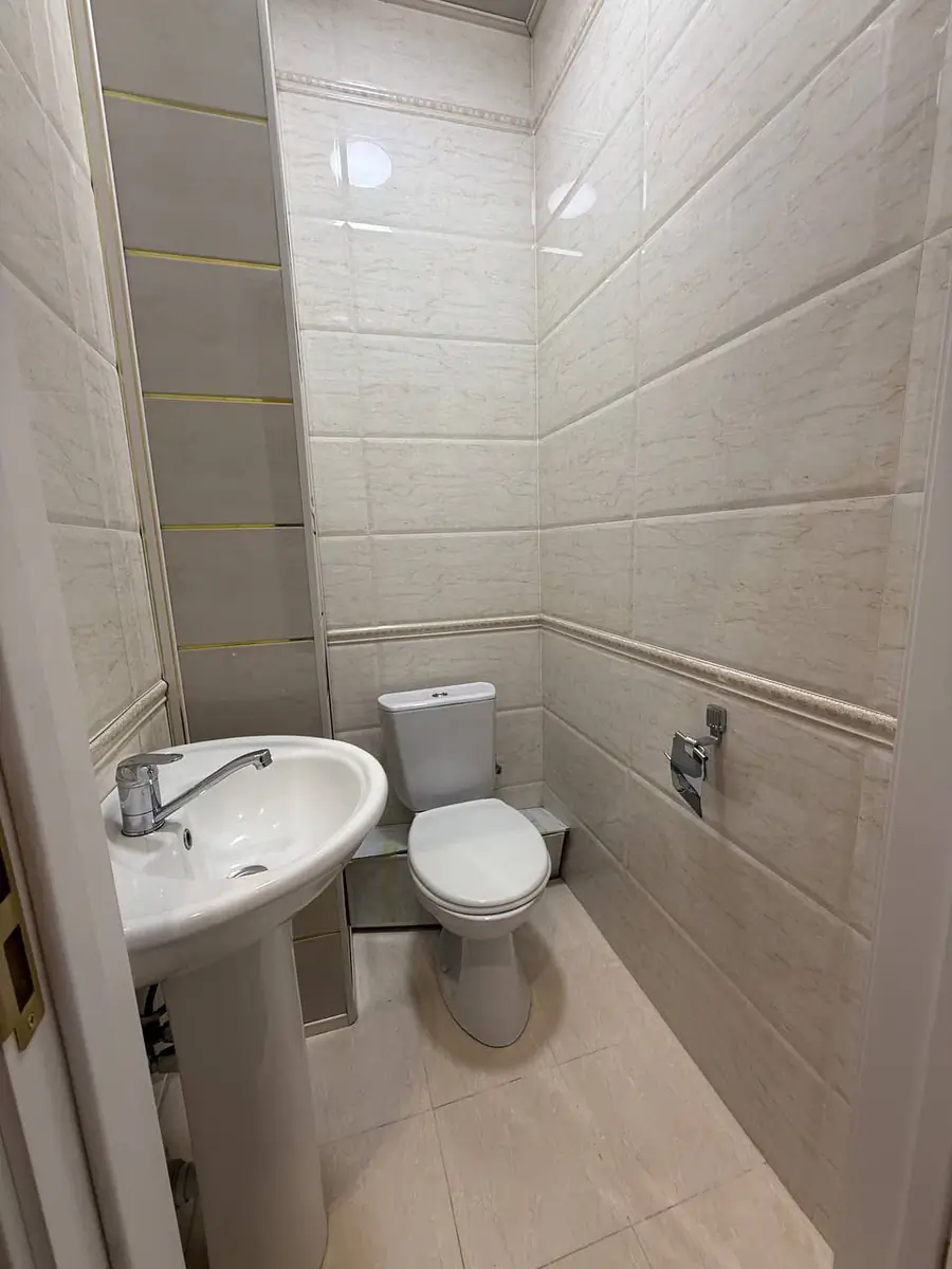 3 xonali kvartira sotiladi − 71 m²