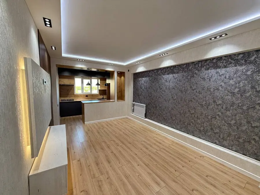 1 xonali kvartira sotiladi − 45 m²