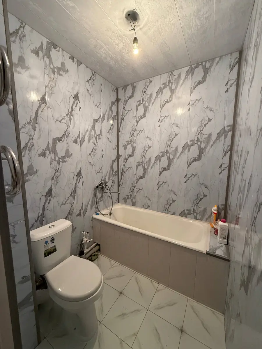 2 xonali kvartira sotiladi − 43 m²