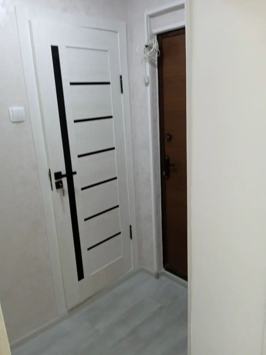 1 xonali kvartira sotiladi − 28 m²