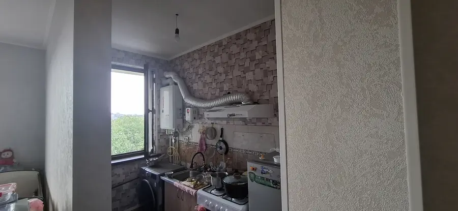 Сдается 1-комнатная квартира − 30 м²