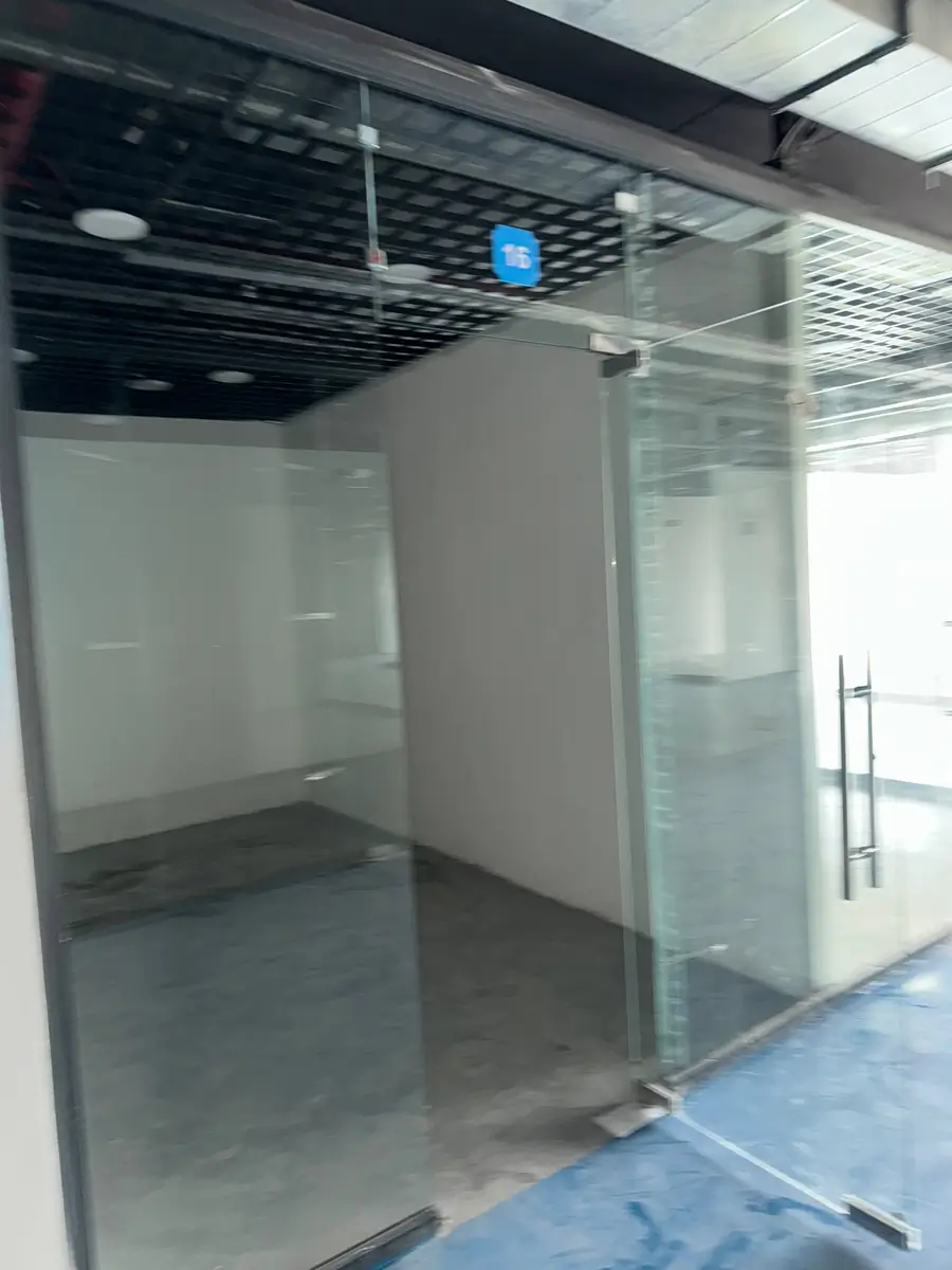 Сдается торговое помещение − 14 м²