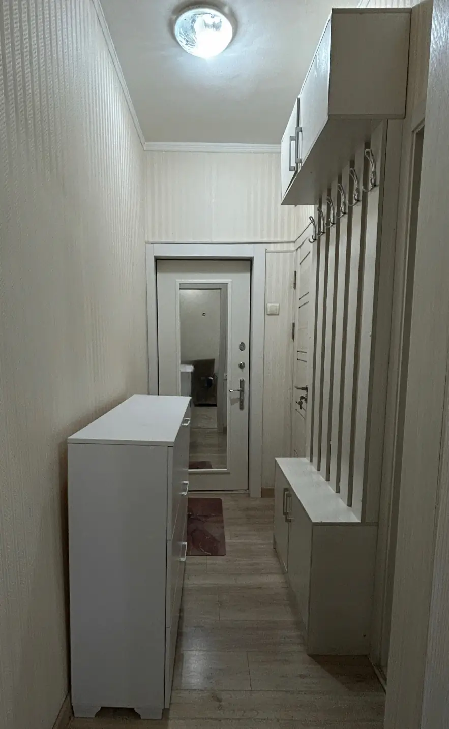 2 xonali kvartira sotiladi − 50 m²