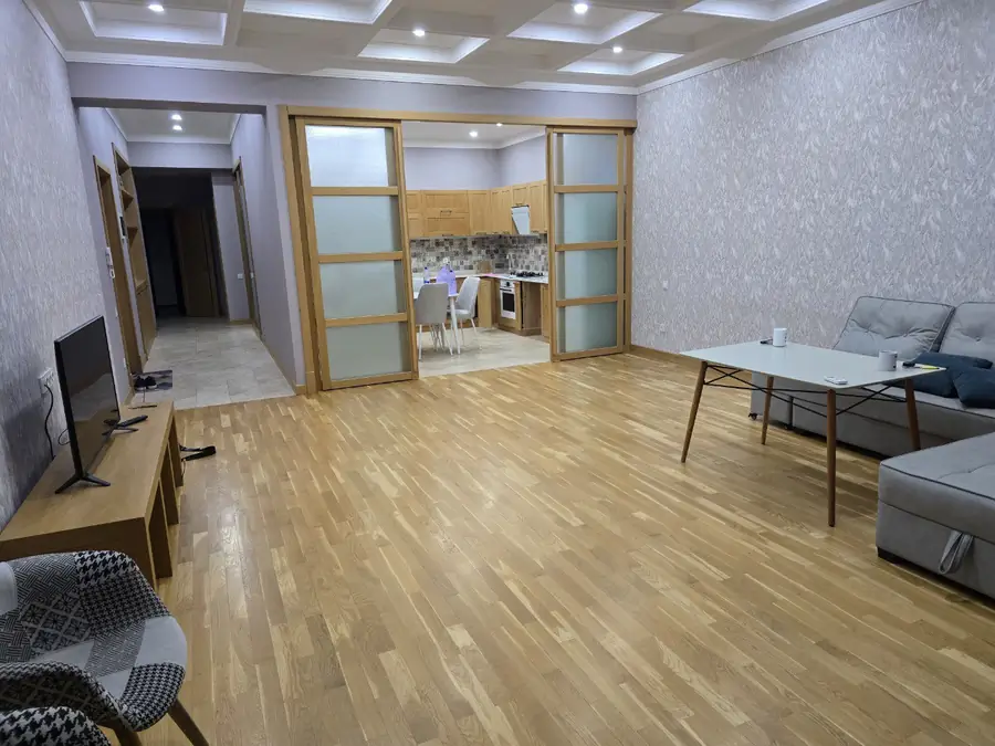 3 xonali kvartira − 150 m², 6/7 qavat