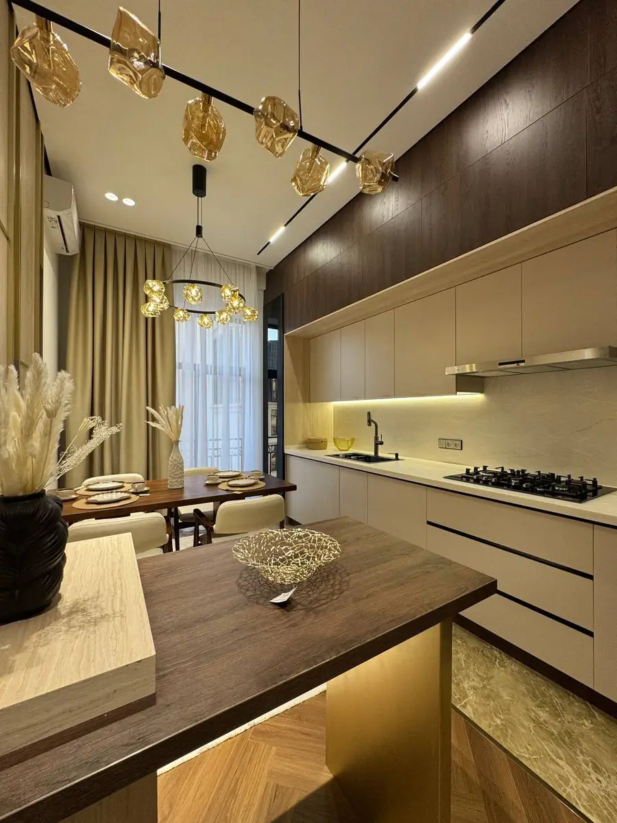 4 xonali kvartira − 128 m², 6/10 qavat