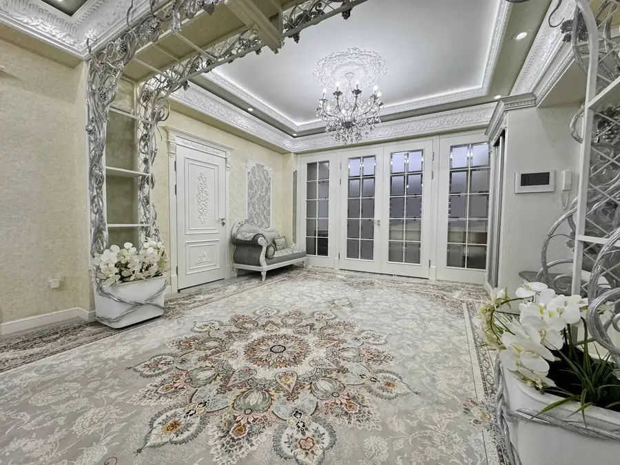 4 xonali kvartira − 130 m², 3/8 qavat