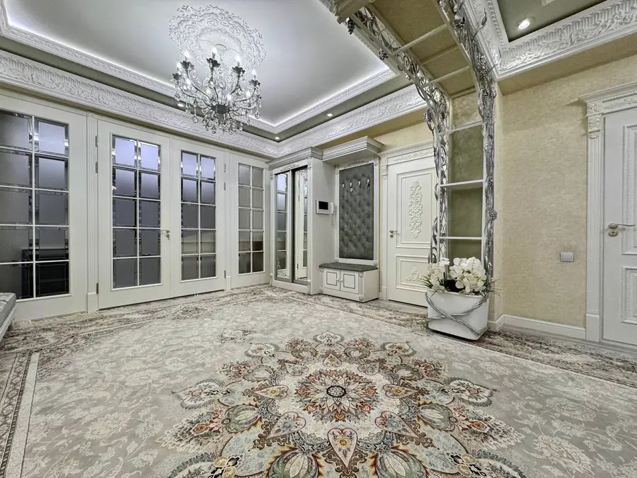 4 xonali kvartira − 130 m², 3/8 qavat