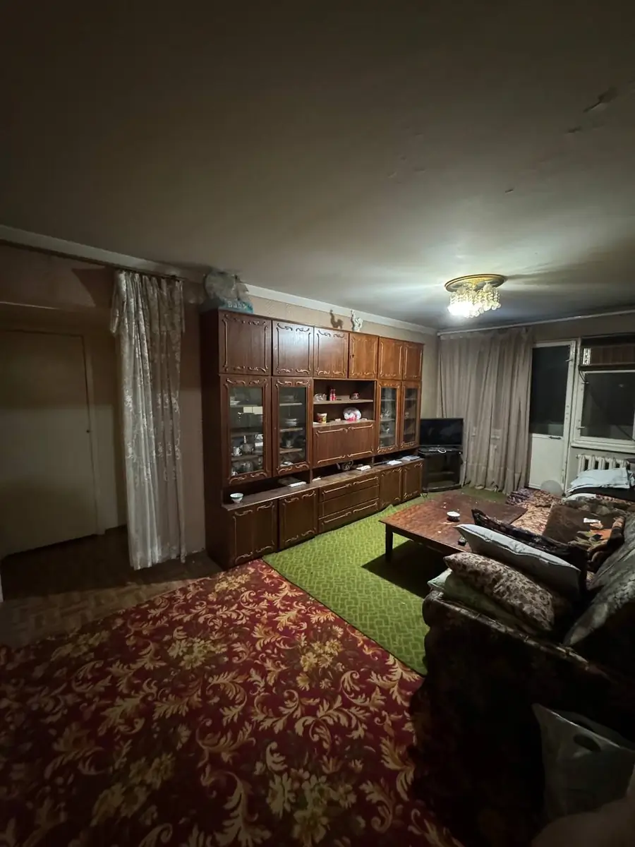 Продается 3-комнатная квартира − 60 м²