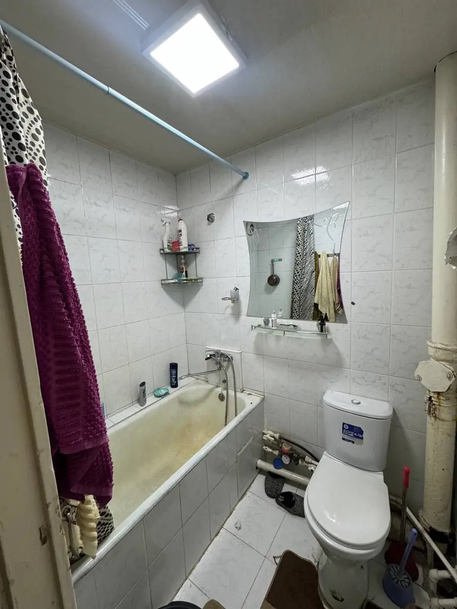 Продается 3-комнатная квартира − 60 м²