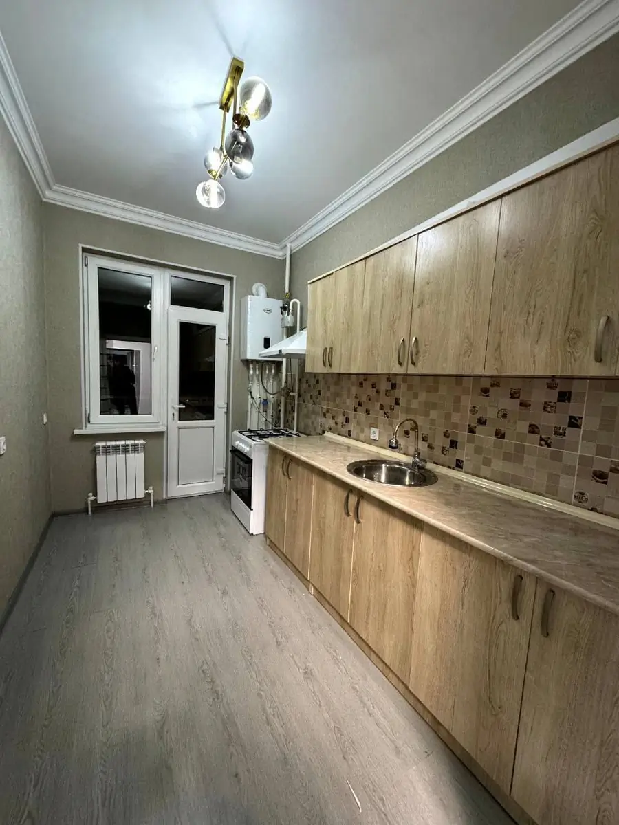 2 xonali kvartira sotiladi − 56 m²