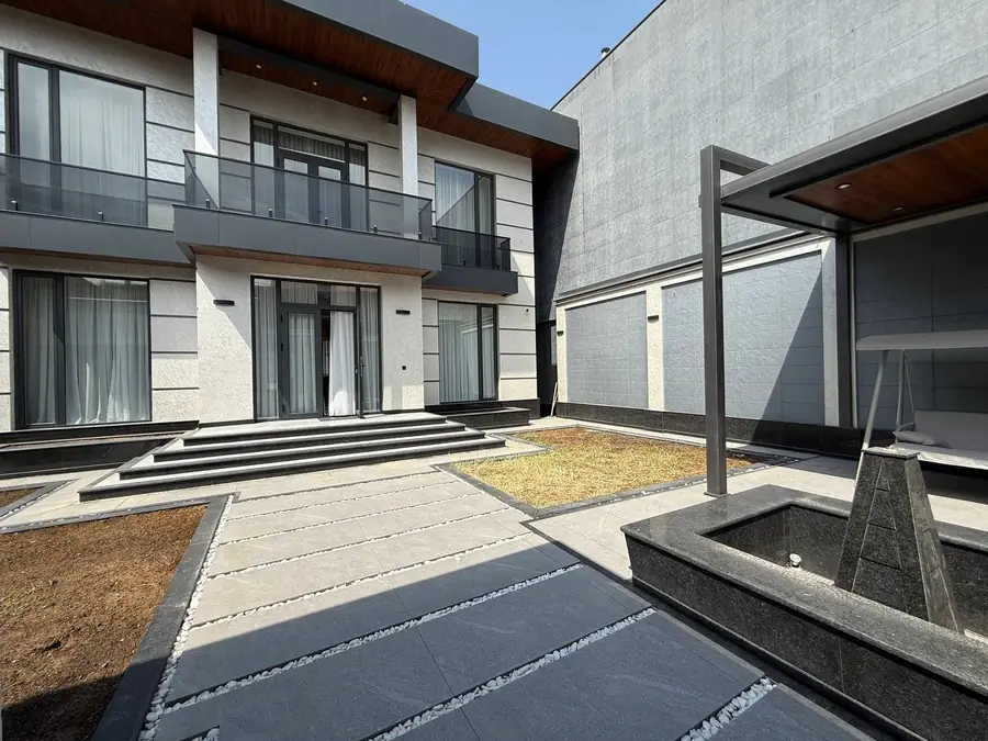 Ijaraga 3 qavatli uy − 500 m²