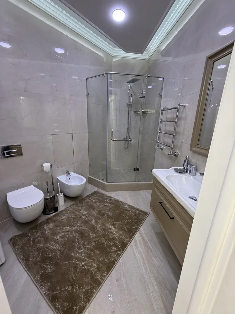 Ijaraga 5 dan ortiq xonali kvartira − 230 m²