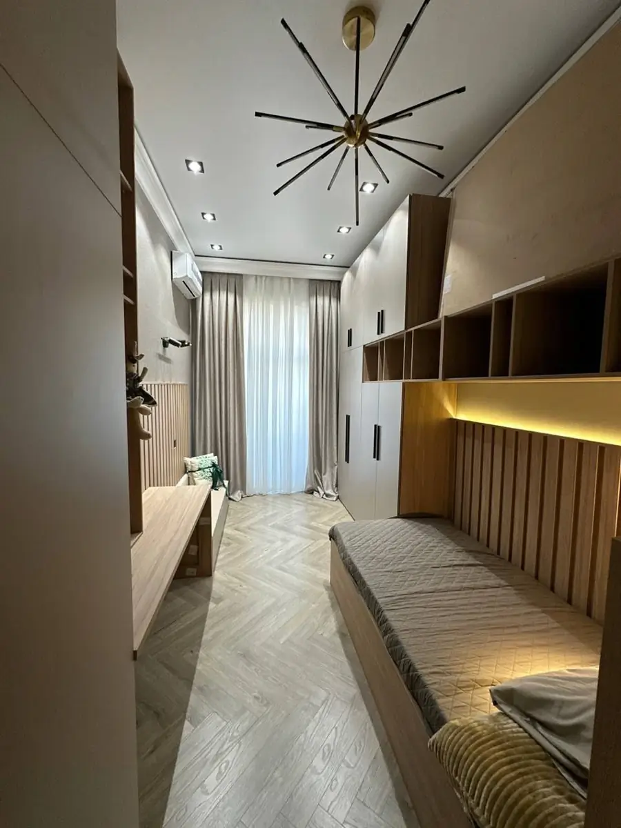 Сдается 3-комнатная квартира − 85 м²