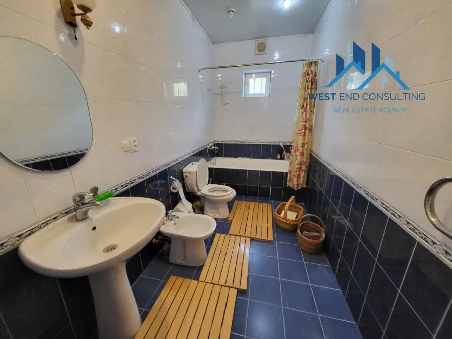 2 qavatli uy − 232 m², 5.8 sot. 