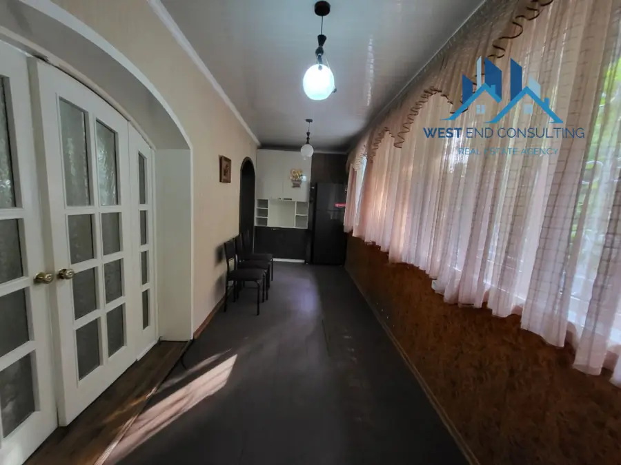 4 xonali kvartira − 100 m², 1/9 qavat