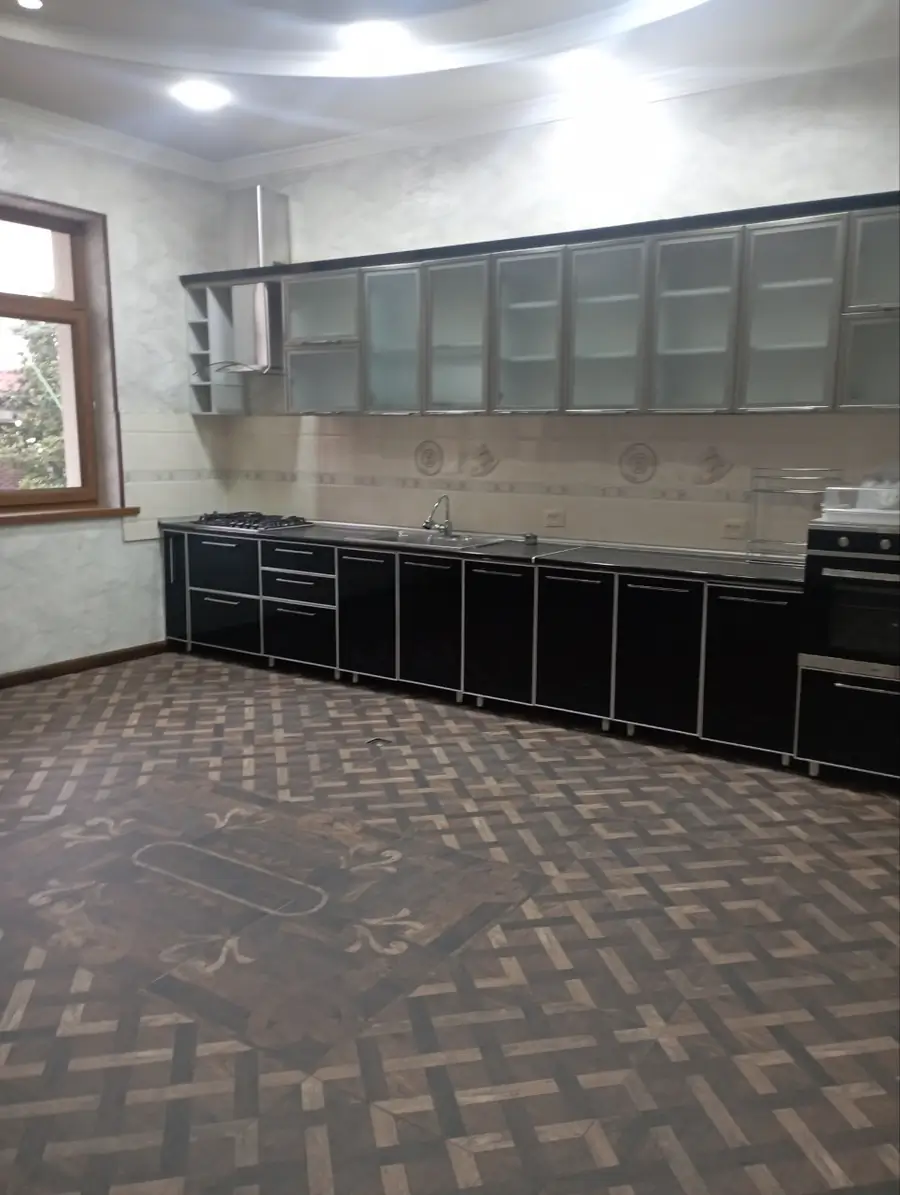 Сдается офис − 1200 м²