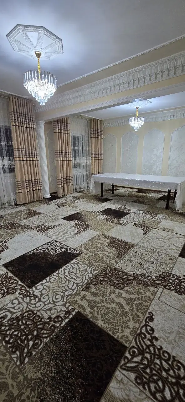 Более 5 xonali kvartira sotiladi − 115 m²