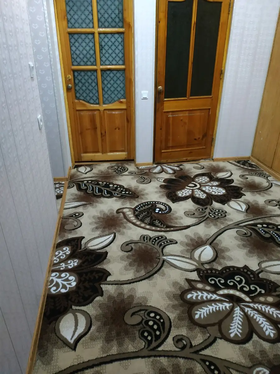 Более 5 xonali kvartira sotiladi − 115 m²