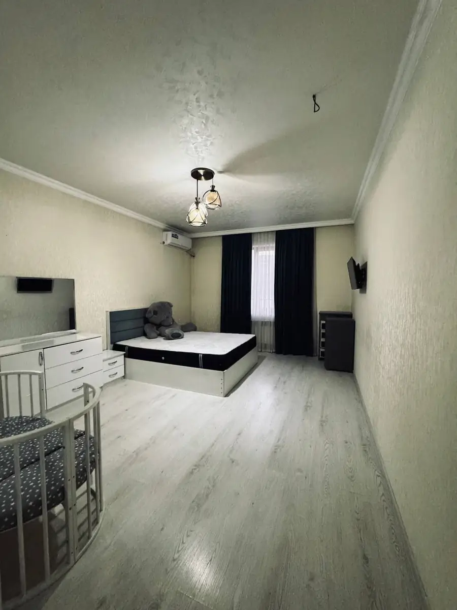 Продается 3-комнатная квартира − 121 м²