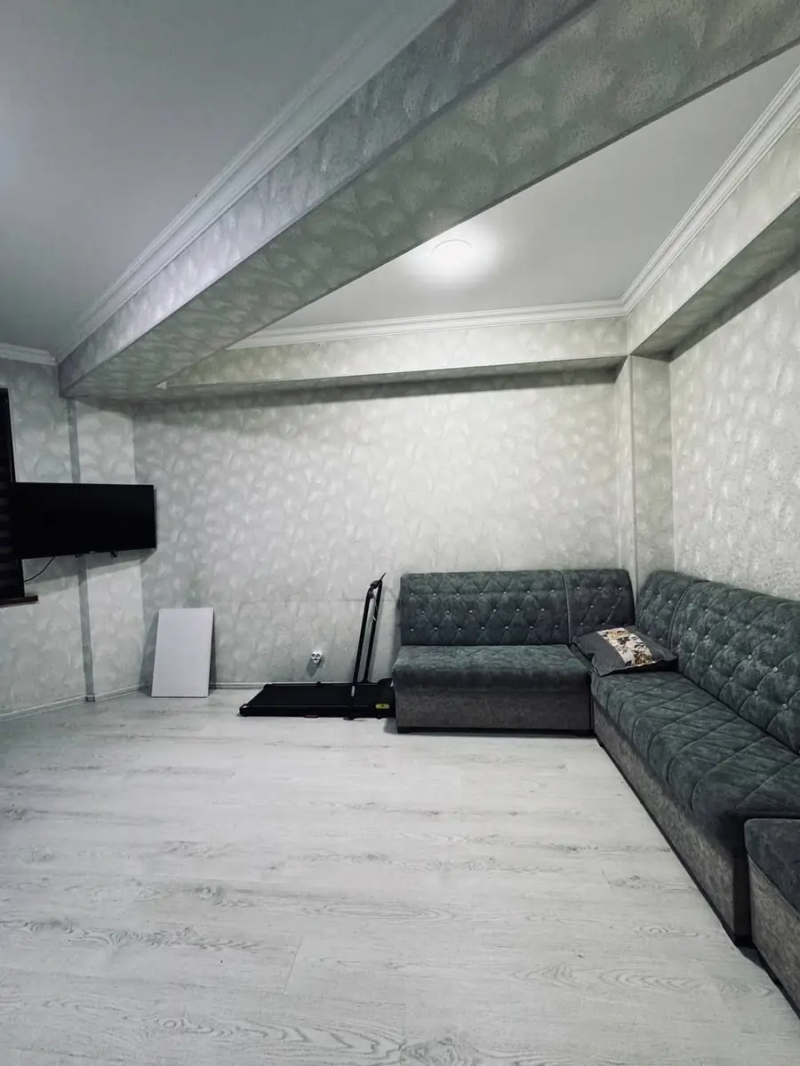 Продается 3-комнатная квартира − 121 м²