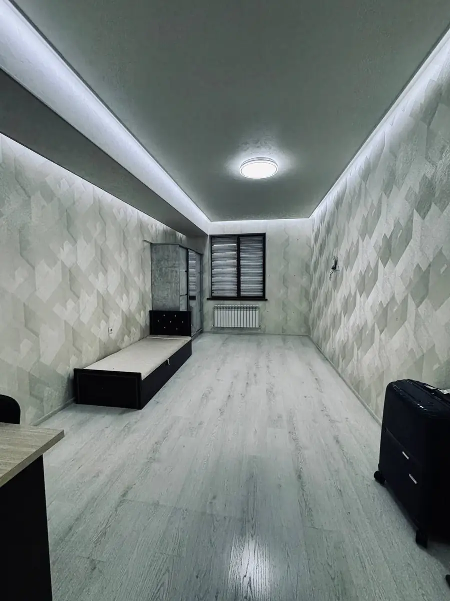 Продается 3-комнатная квартира − 121 м²