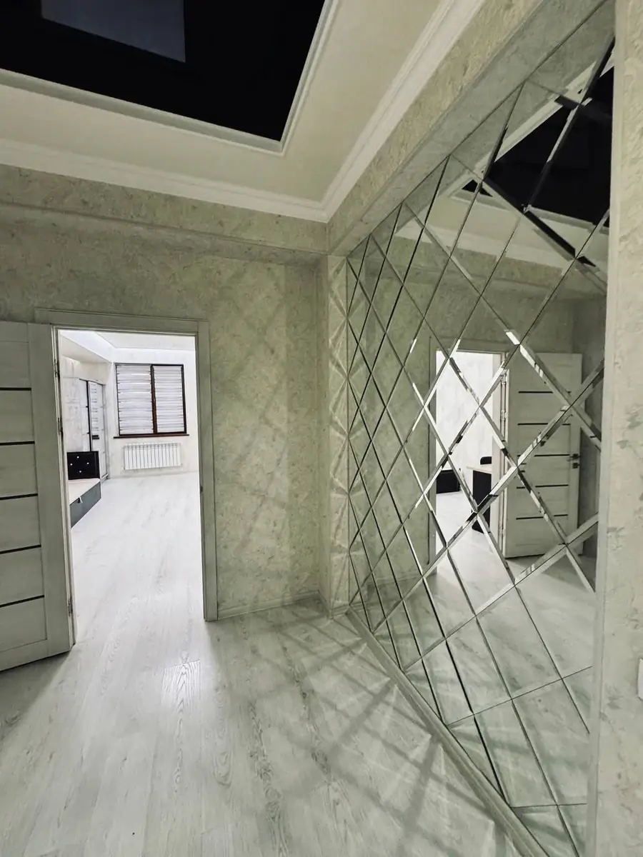 Продается 3-комнатная квартира − 121 м²