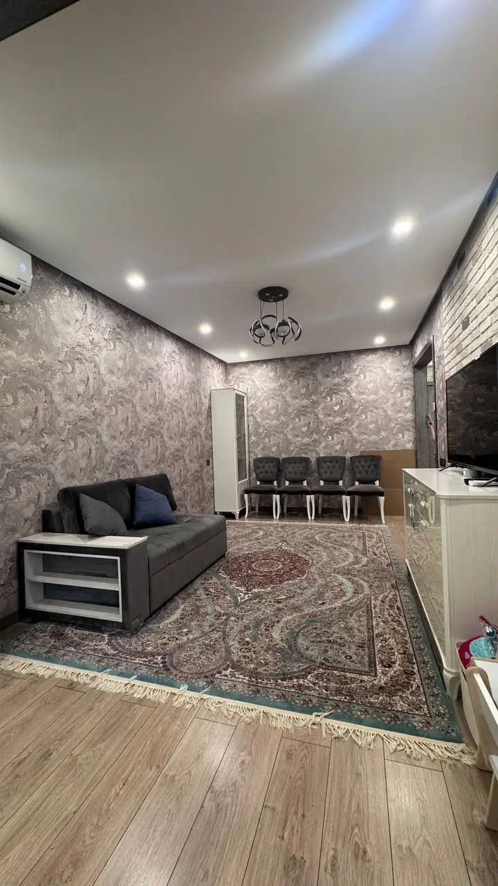 Продается 2-комнатная квартира − 61 м²