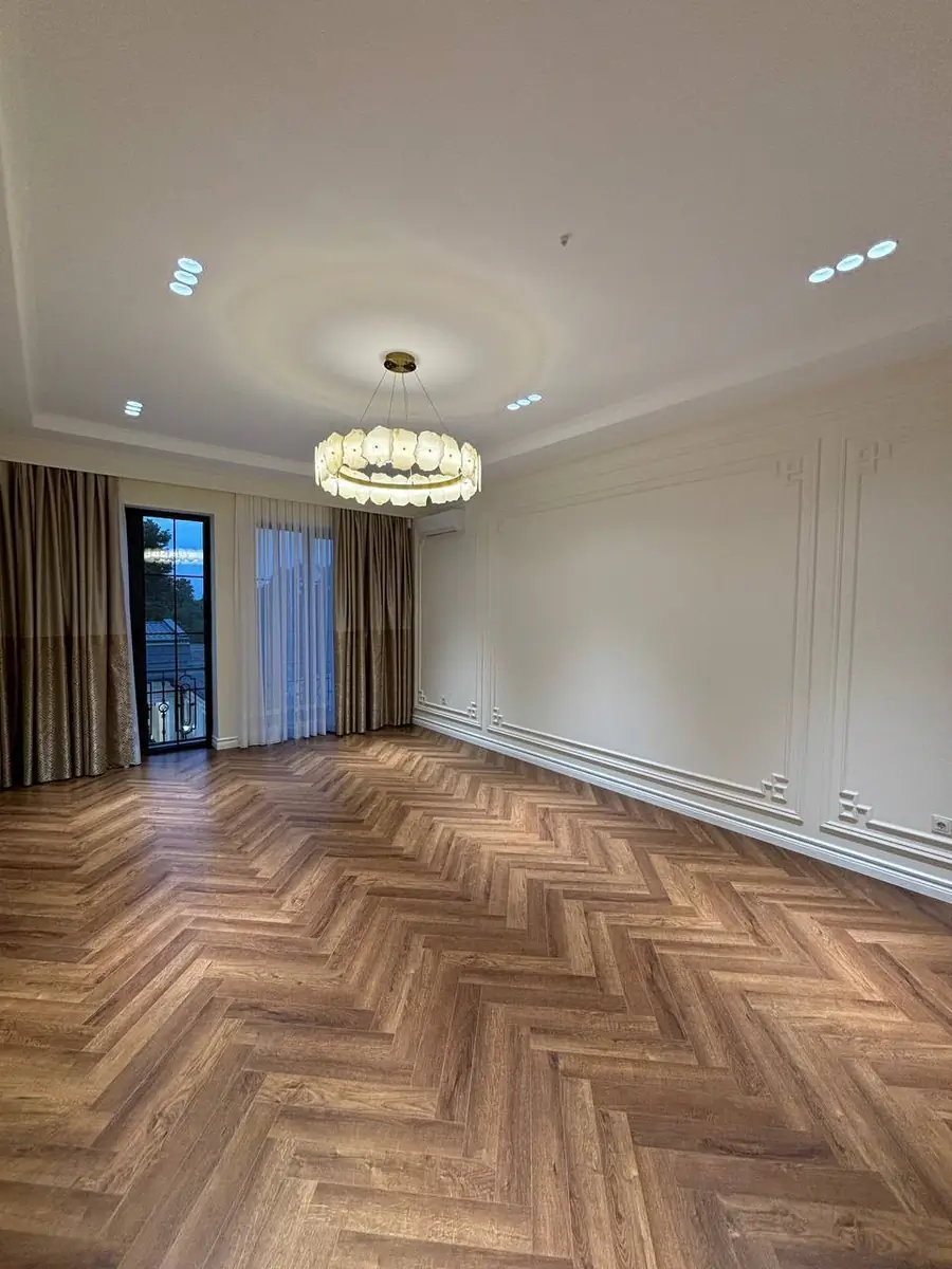 2 qavatli uy sotiladi − 550 m²