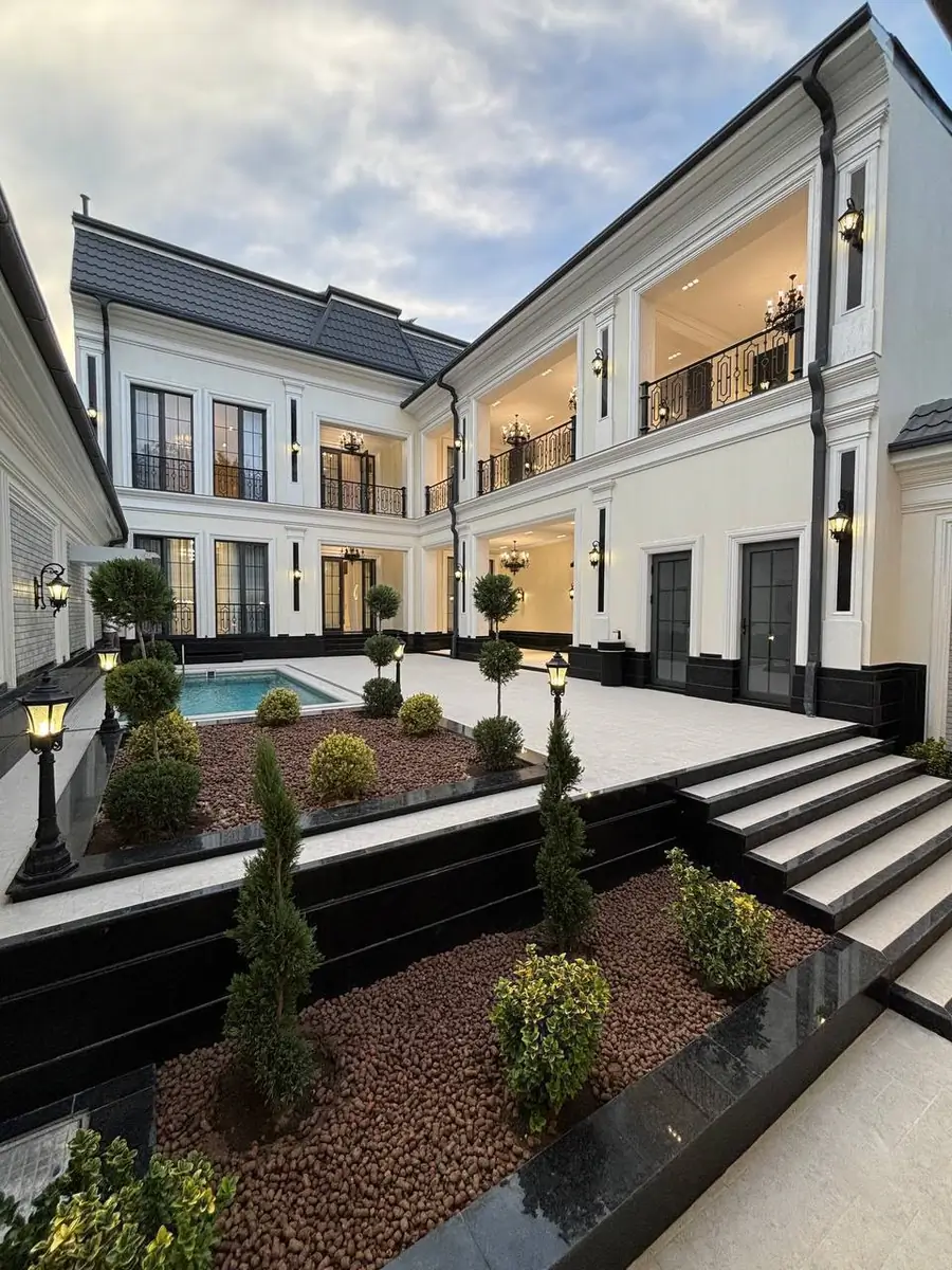 2 qavatli uy − 550 m², 5 sot. 