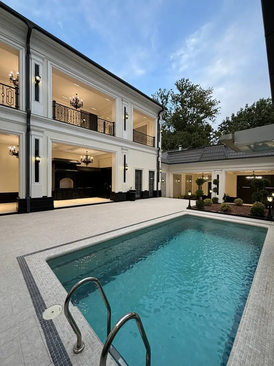 2 qavatli uy − 550 m², 5 sot. 