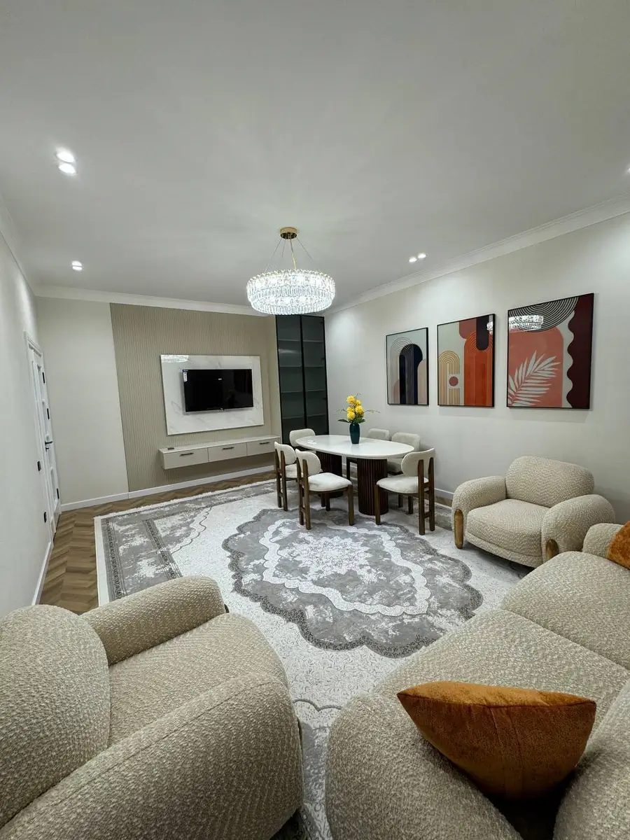 4 xonali kvartira sotiladi − 115 m²