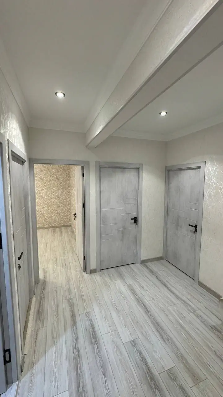 3 xonali kvartira sotiladi − 80 m²