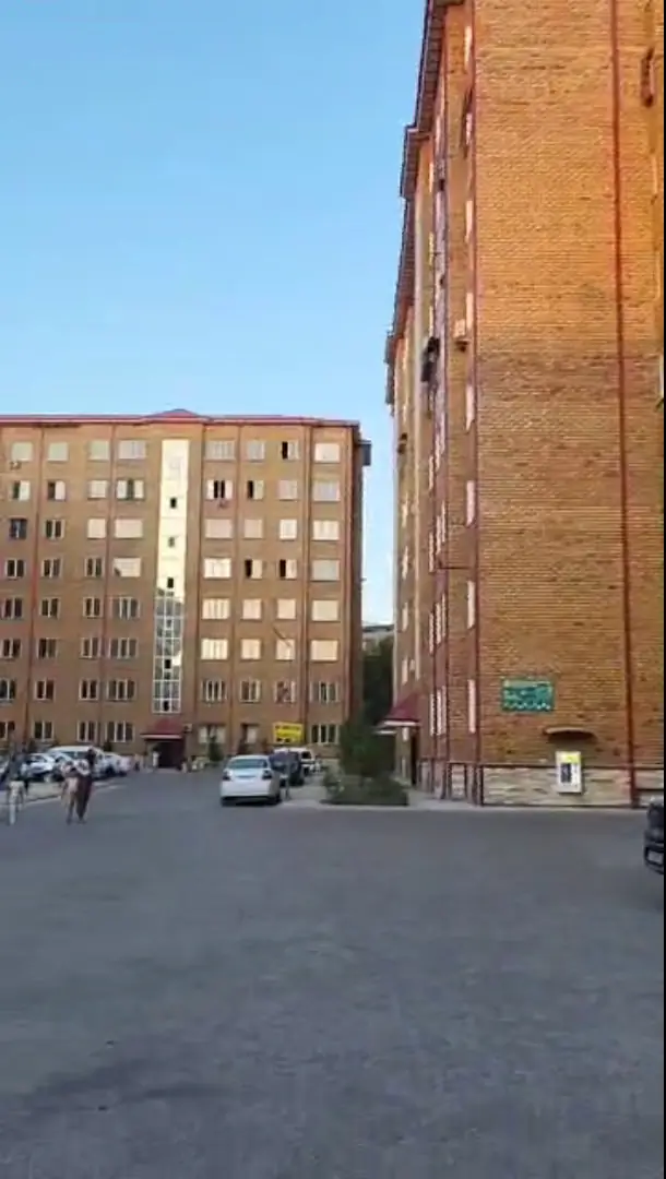 2 xonali kvartira sotiladi − 72 m²