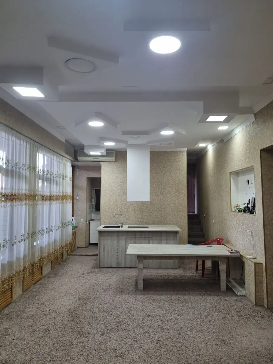 2 qavatli uy sotiladi − 240 m²