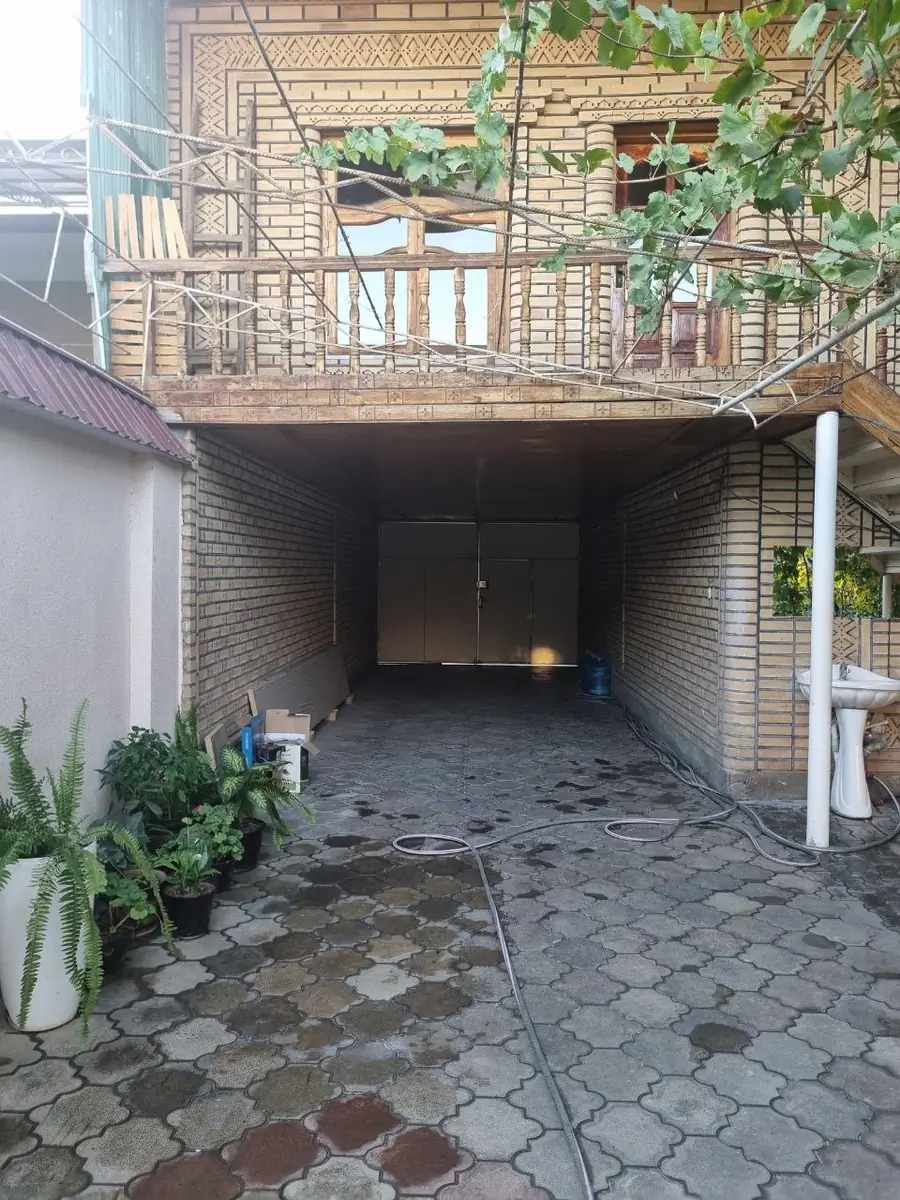 2 qavatli uy sotiladi − 240 m²