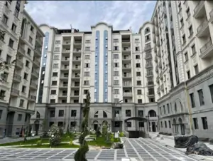 4 xonali kvartira sotiladi − 153 m²